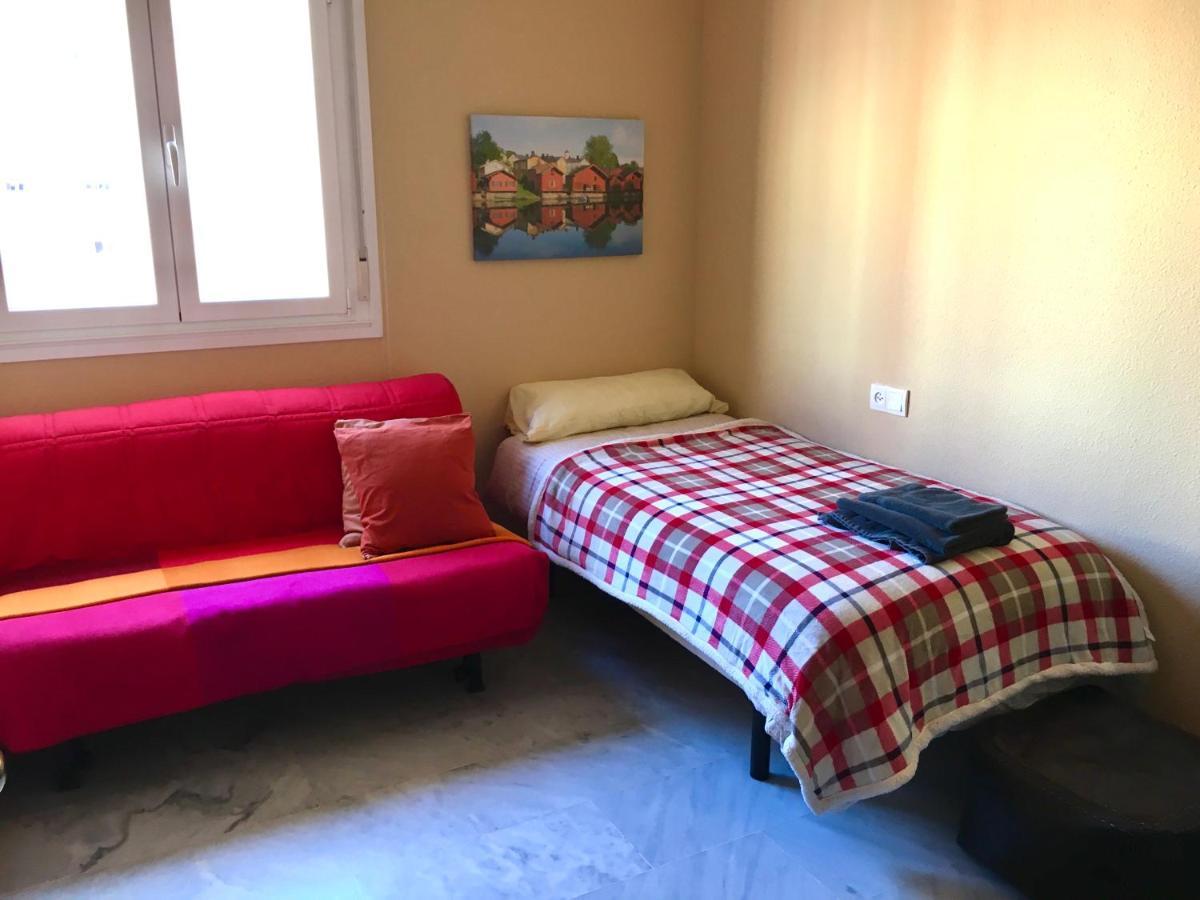 Appartement Junto A Fibes, Amplio, Luminoso, Con Piscina Y Parking