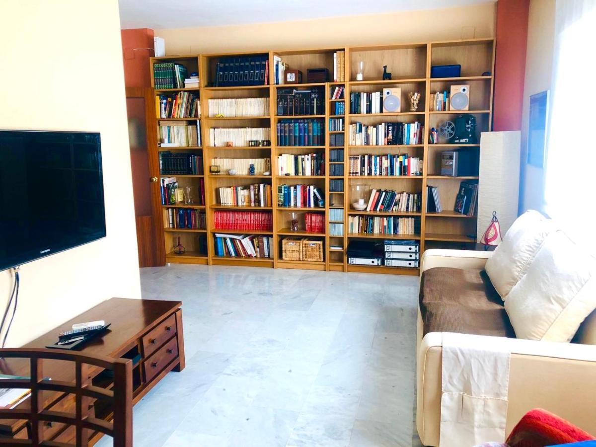 Junto A Fibes, Amplio, Luminoso, Con Piscina Y Parking Appartement