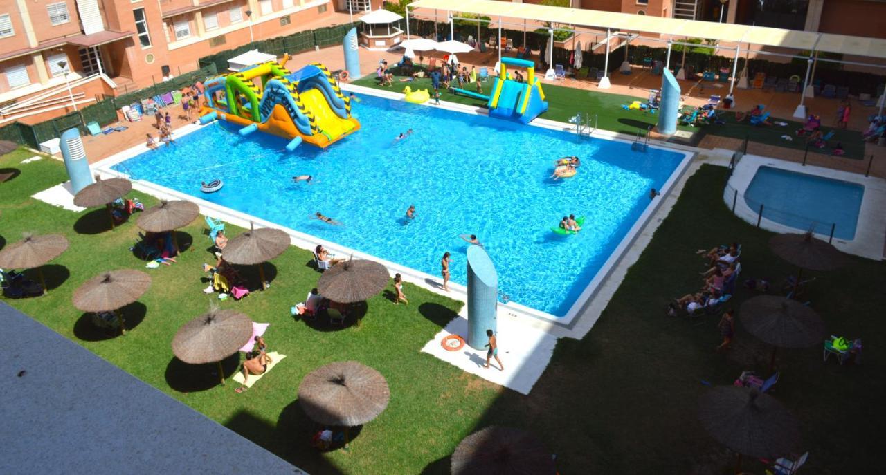 Junto A Fibes, Amplio, Luminoso, Con Piscina Y Parking Appartement